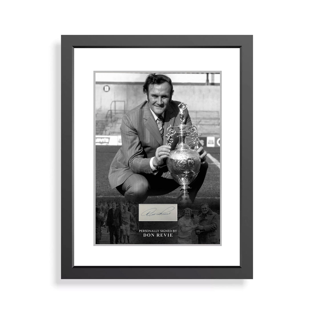 This is a stunning framed photograph display signed by Leeds United legend Don Revie.